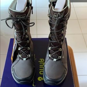 Ahnu Northridge Insulated Boots